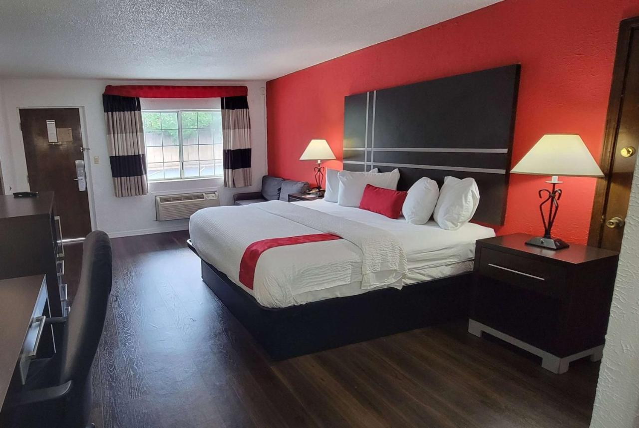 Ramada by Wyndham Mountain Home Bagian luar foto