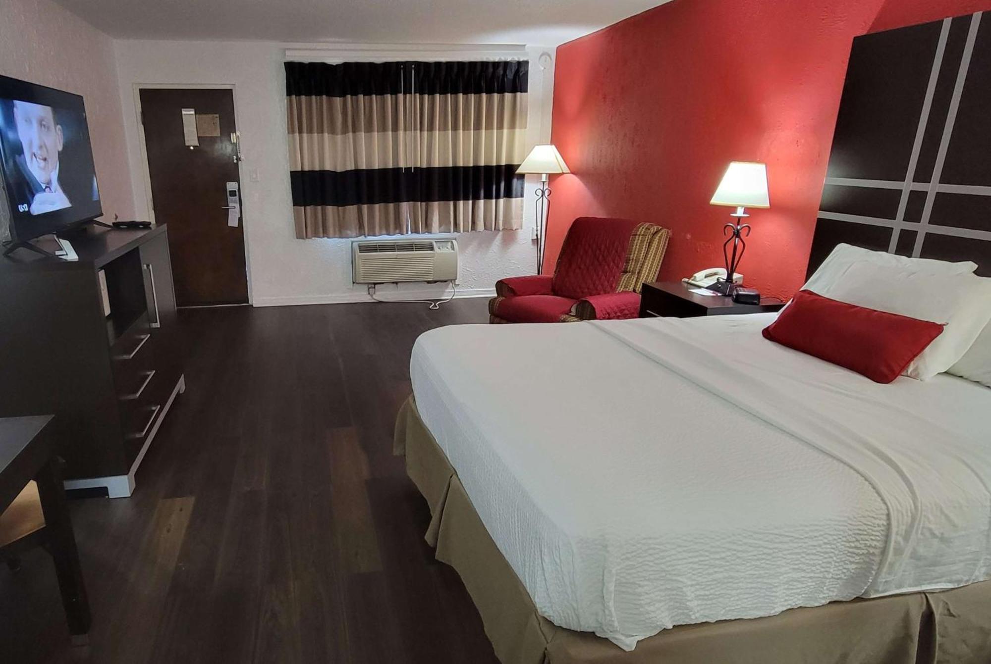 Ramada by Wyndham Mountain Home Bagian luar foto