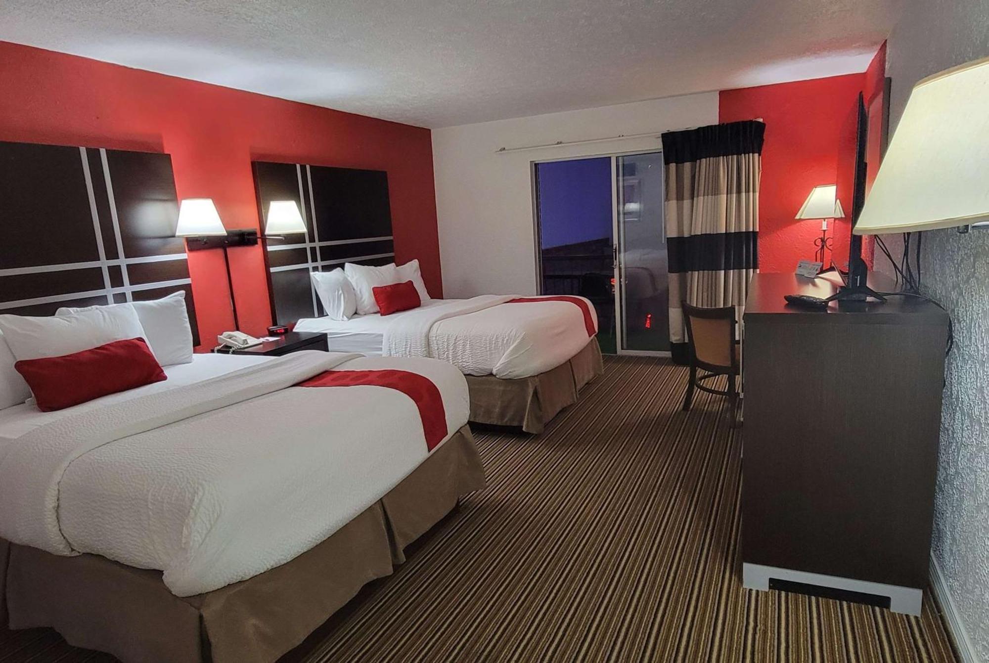 Ramada by Wyndham Mountain Home Bagian luar foto