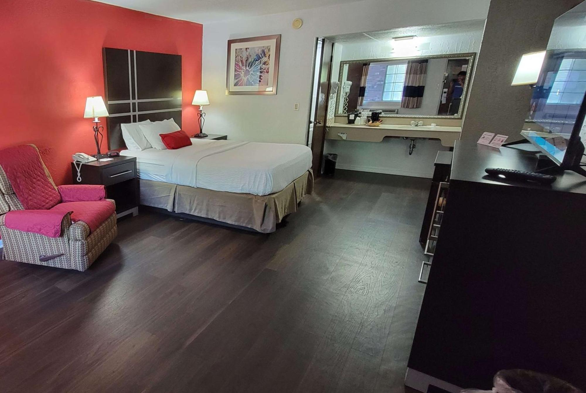 Ramada by Wyndham Mountain Home Bagian luar foto
