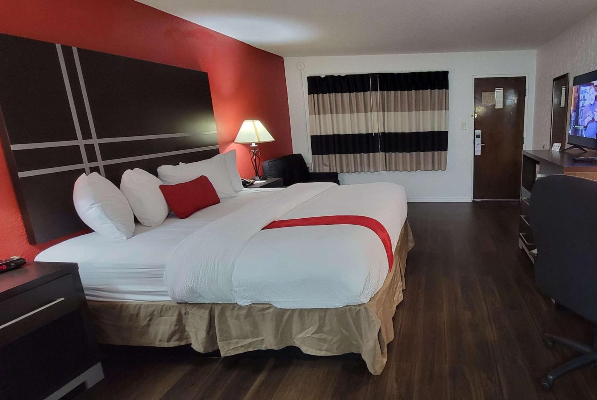 Ramada by Wyndham Mountain Home Bagian luar foto