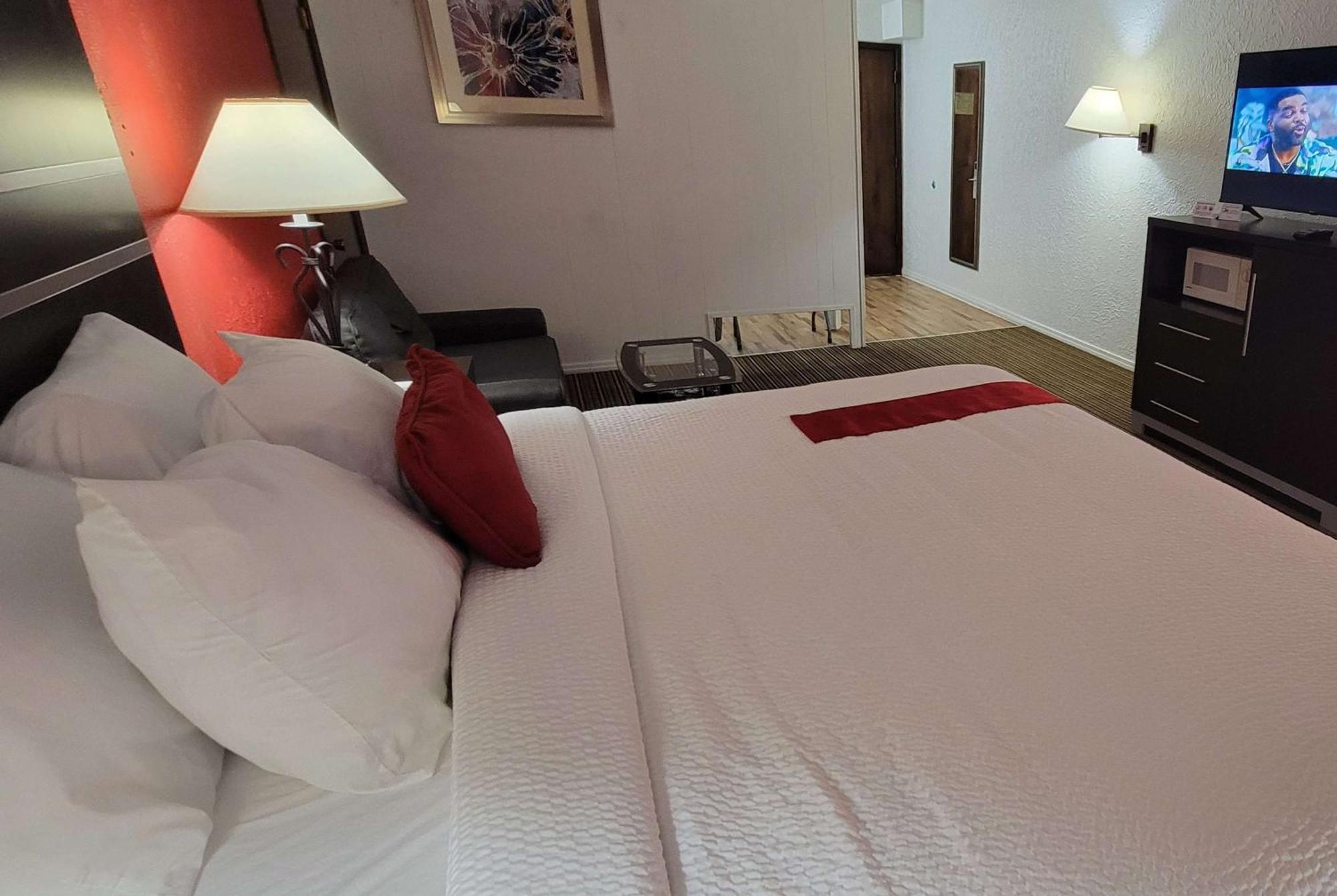 Ramada by Wyndham Mountain Home Bagian luar foto