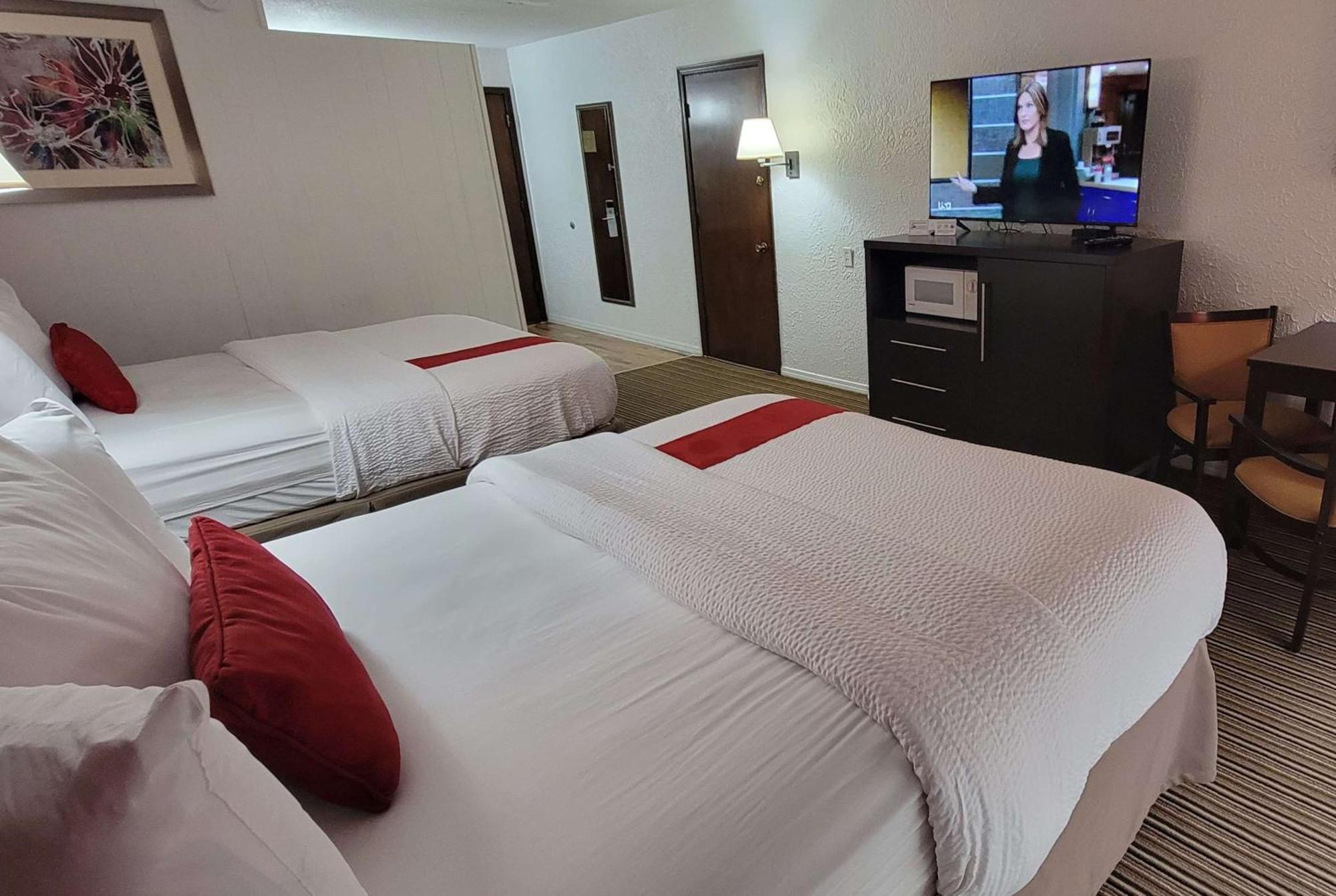 Ramada by Wyndham Mountain Home Bagian luar foto