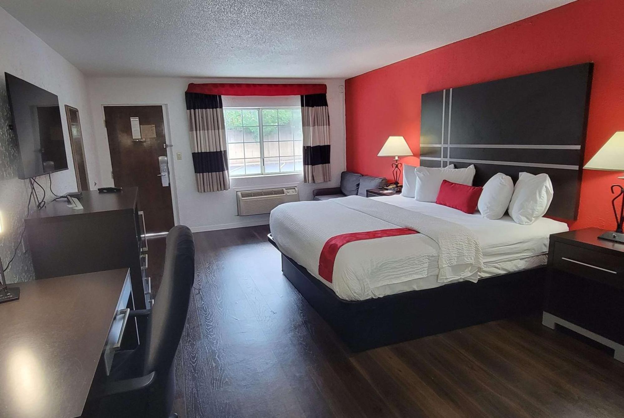 Ramada by Wyndham Mountain Home Bagian luar foto