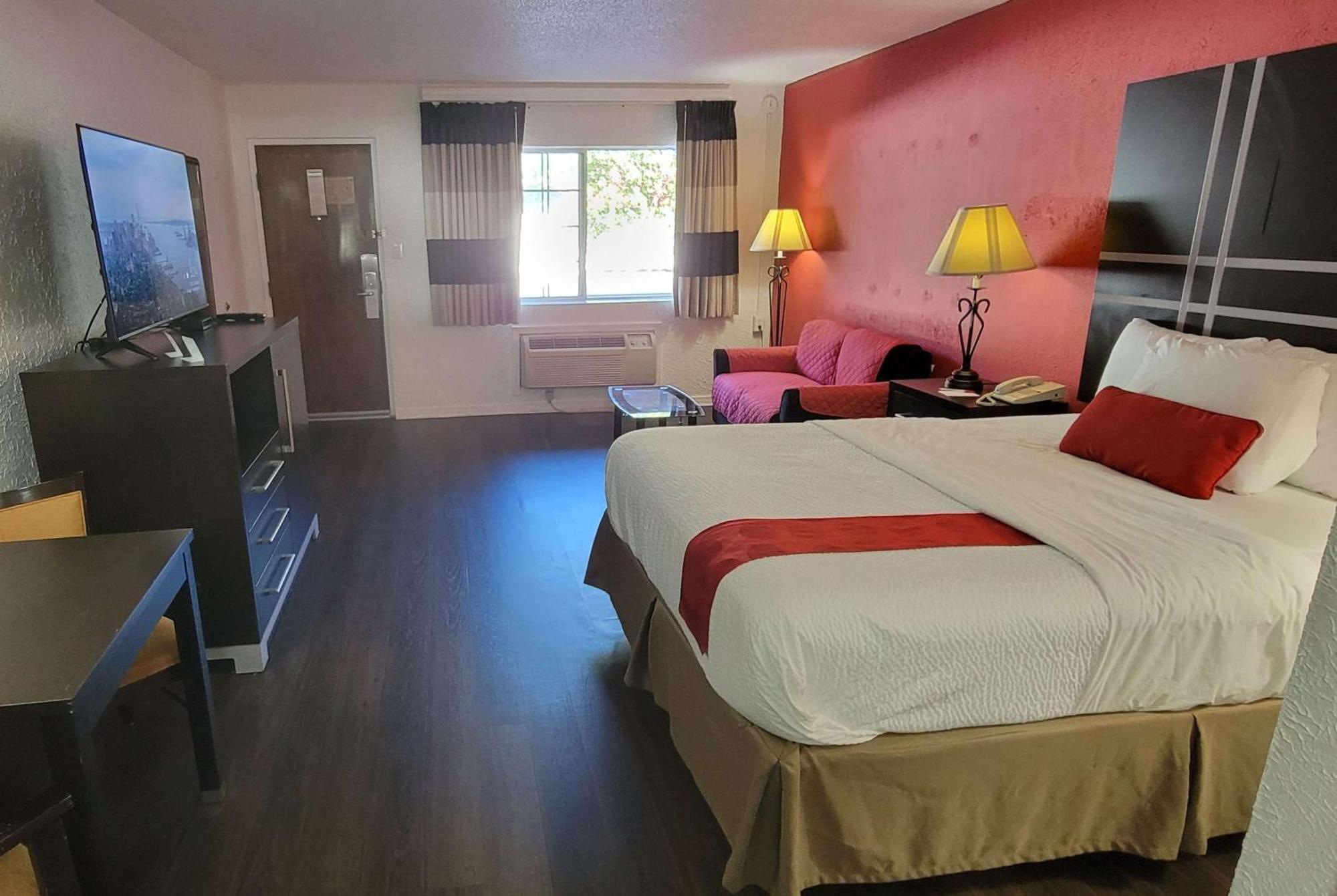 Ramada by Wyndham Mountain Home Bagian luar foto